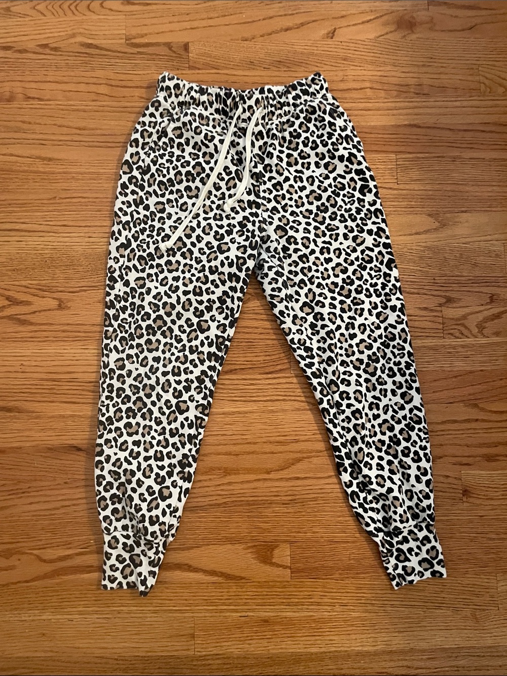 Treasure & Bond White and Black Leopard Print Joggers
